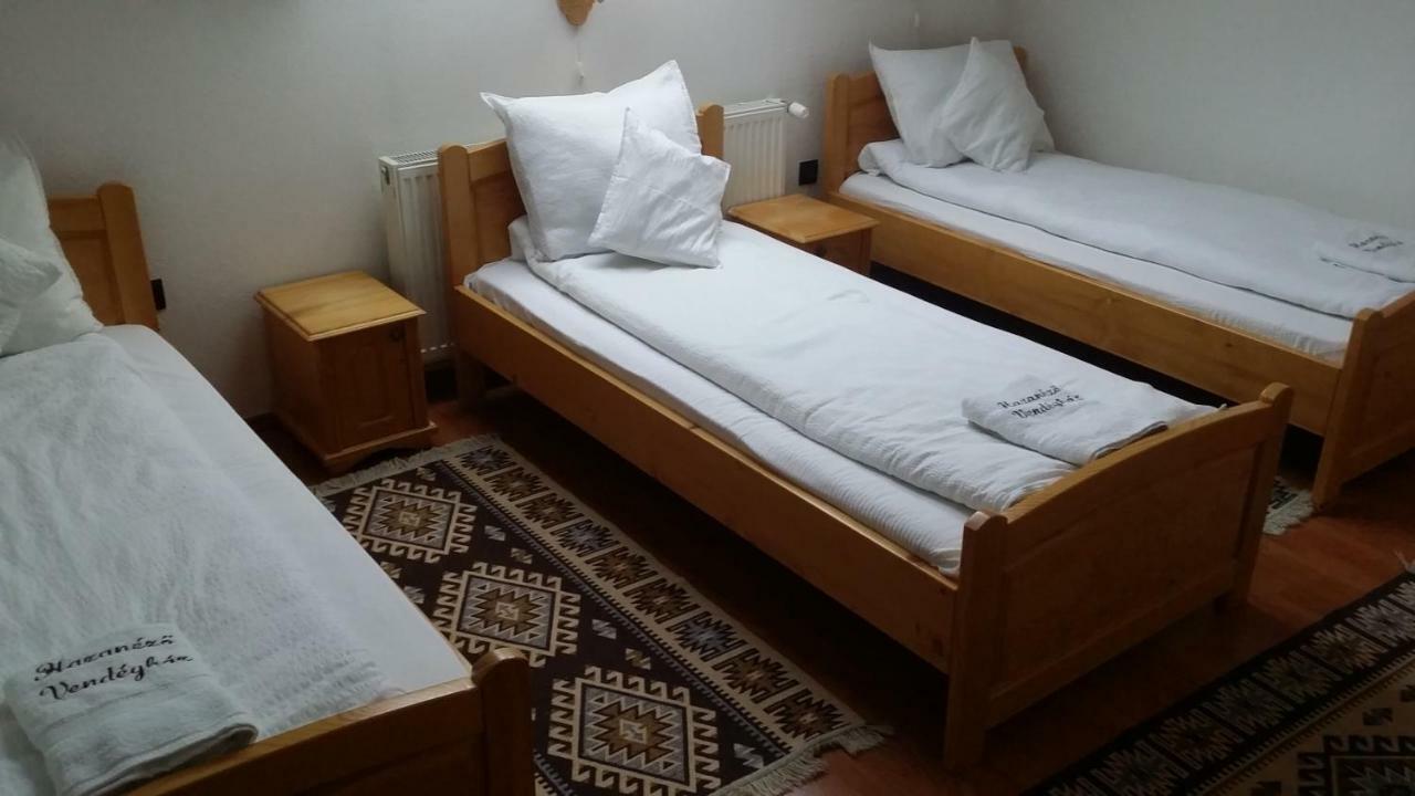 Bed and Breakfast Hazanezo Panzio Corund  Zewnętrze zdjęcie